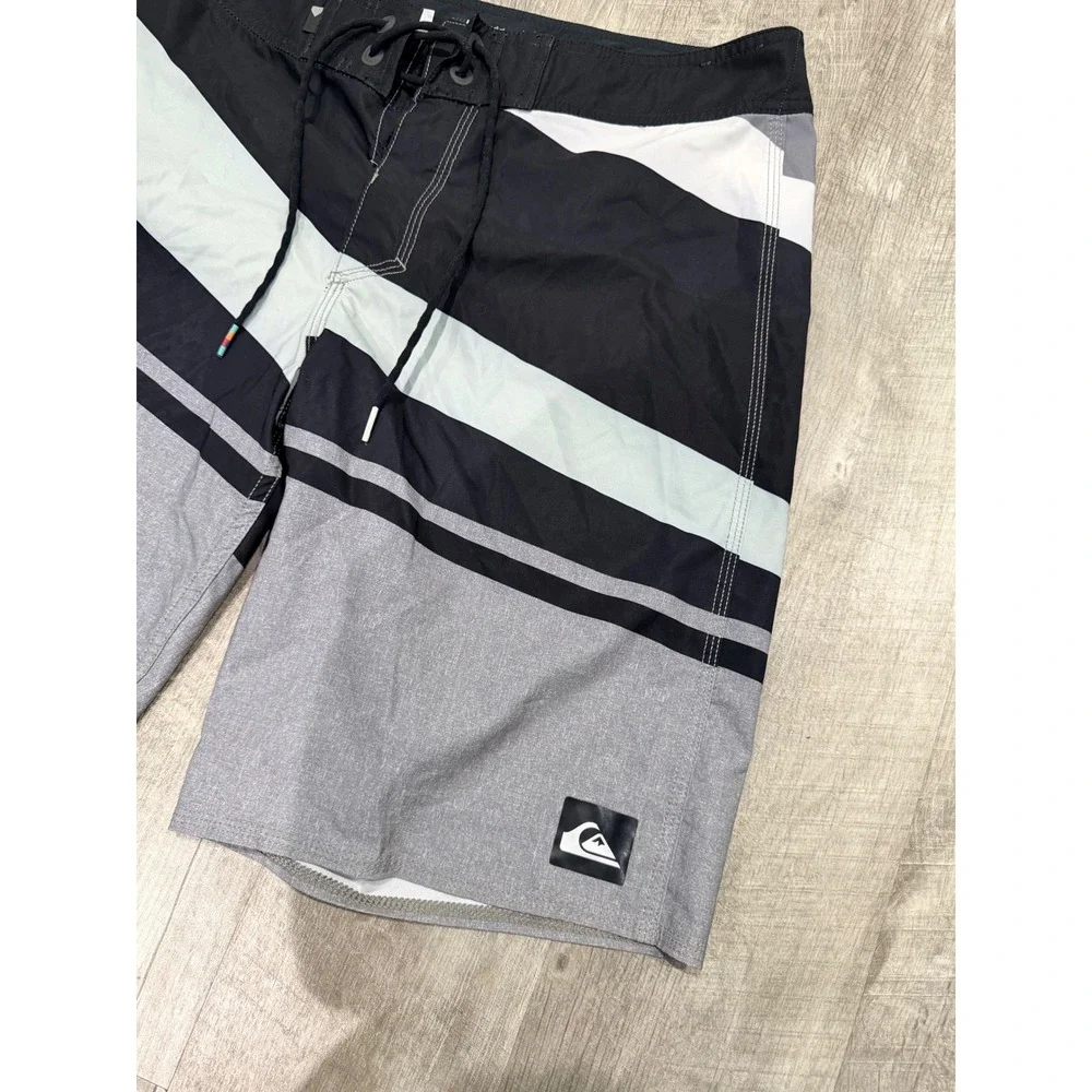 Quiksilver Mens Board Shorts Black Grey Colorblock Swim Trunks Size 33